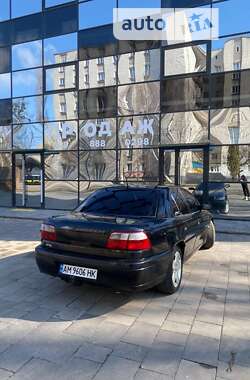 Седан Opel Omega 2002 в Житомире