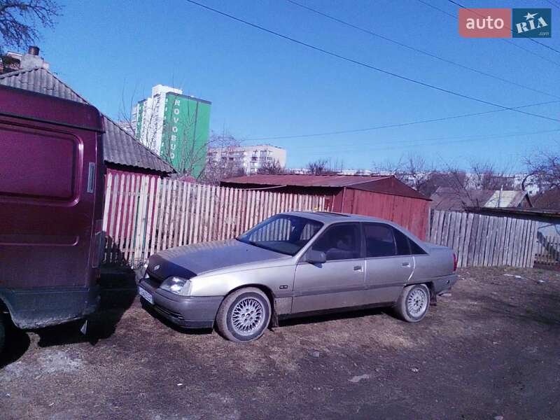 Седан Opel Omega 1987 в Сумах