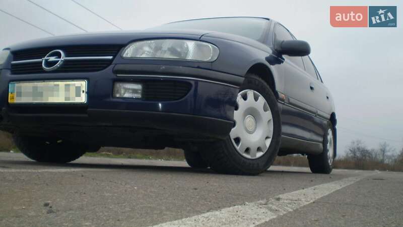 Седан Opel Omega 1995 в Полтаві