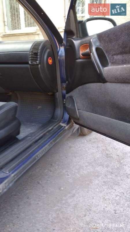 Седан Opel Omega 1995 в Полтаві