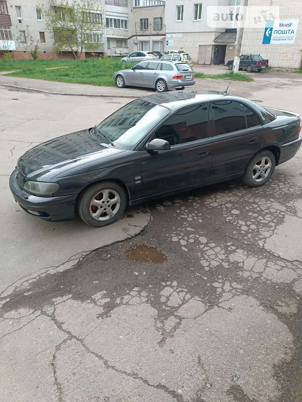 Седан Opel Omega 2001 в Калуше