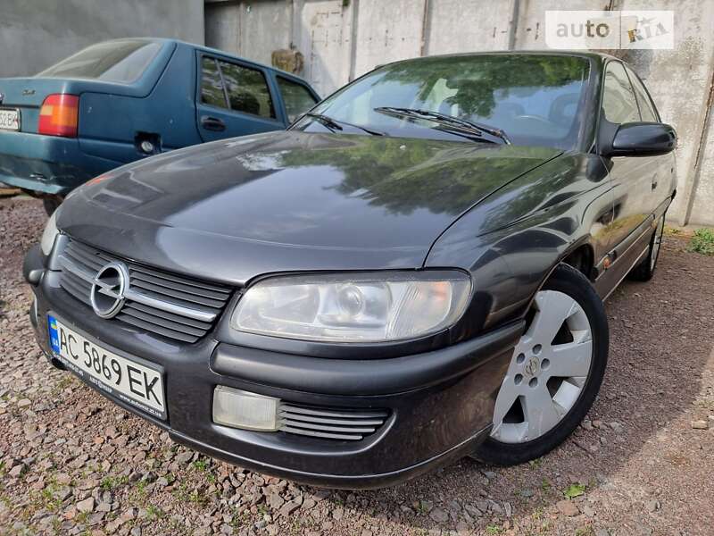 Седан Opel Omega 1995 в Кременце