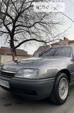 Седан Opel Omega 1987 в Луцьку