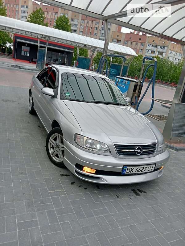 Седан Opel Omega 2002 в Ровно