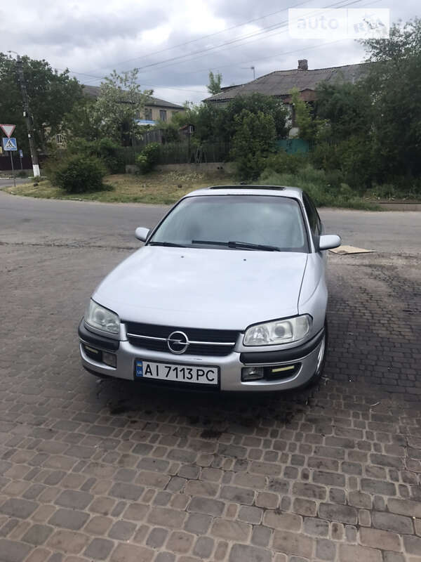 Седан Opel Omega 1999 в Тетієві