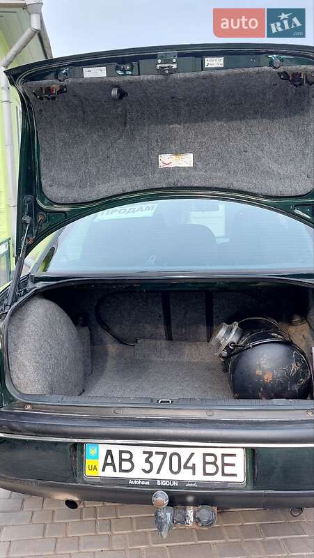 Седан Opel Omega 1998 в Бершаді