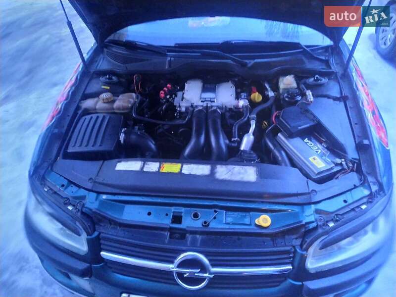 Седан Opel Omega 1998 в Киеве