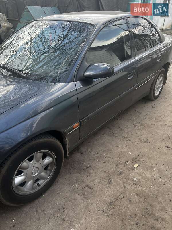 Седан Opel Omega 1997 в Києві
