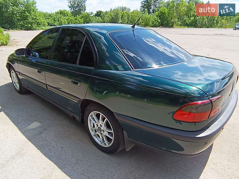 Седан Opel Omega 1998 в Павлограді