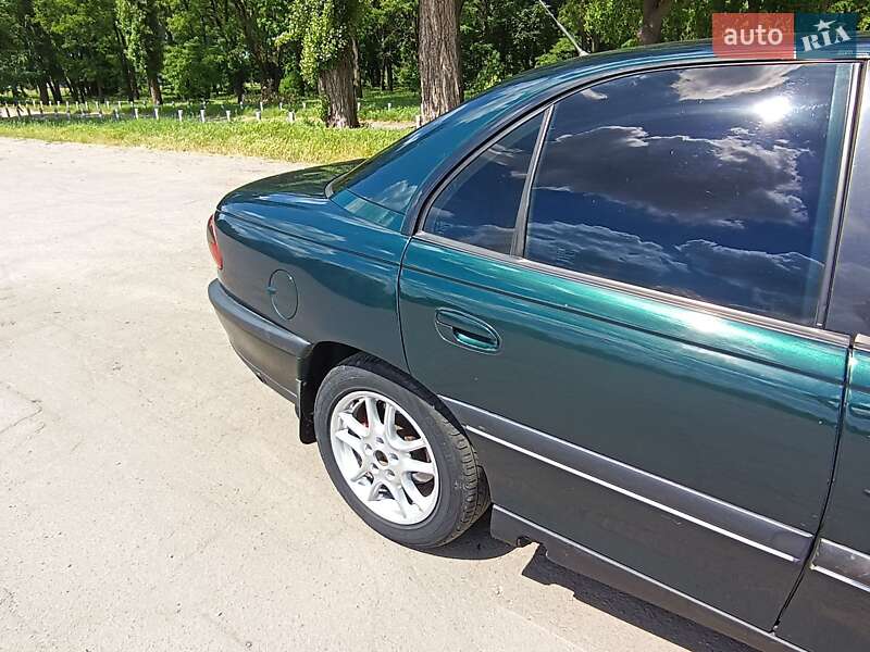 Седан Opel Omega 1998 в Павлограді