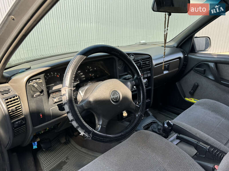 Универсал Opel Omega 1987 в Дрогобыче