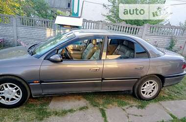 Седан Opel Omega 1998 в Шполе