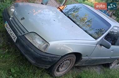 Седан Opel Omega 1987 в Калиновке