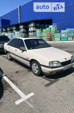 Седан Opel Omega 1987 в Днепре