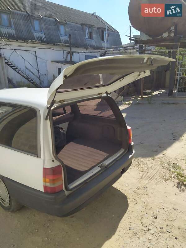 Универсал Opel Omega 1989 в Белгороде-Днестровском фото 22 Универсал Opel Omega 1989 в Белгороде-Днестровском