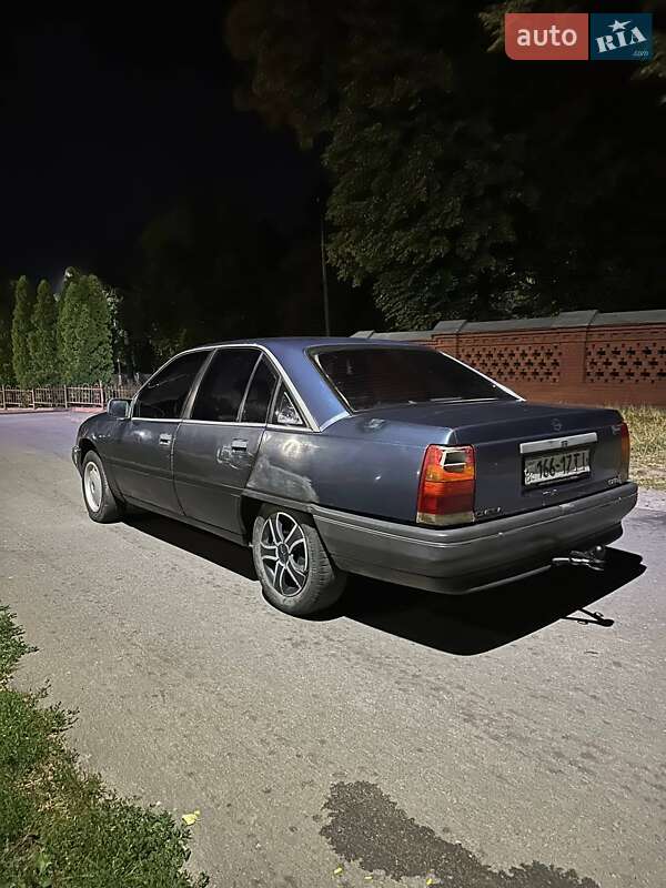 Седан Opel Omega 1987 в Виннице