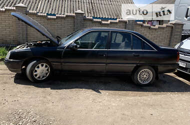 Седан Opel Omega 1988 в  фото 2 Седан Opel Omega 1988 в