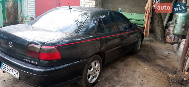 Седан Opel Omega 2000 в Миколаєві