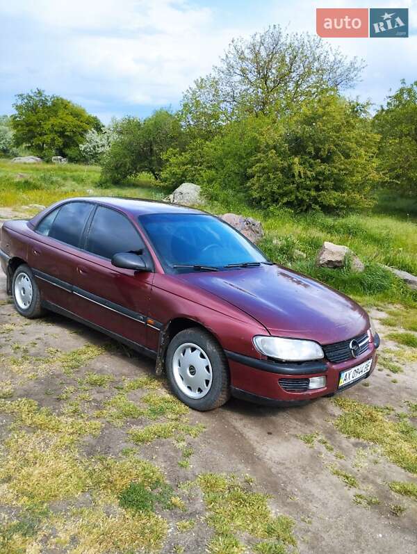 Седан Opel Omega 1999 в Первомайске