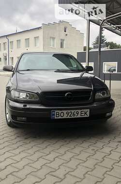 Седан Opel Omega 2000 в Бучачі