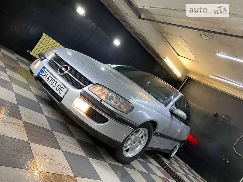 Седан Opel Omega 1998 в Одессе