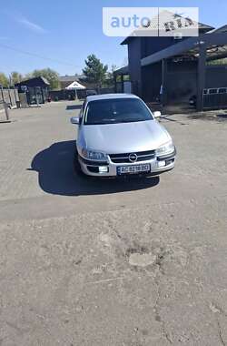 Седан Opel Omega 1999 в Луцьку