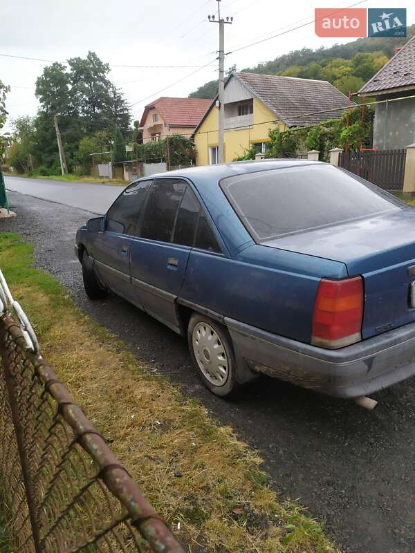 Седан Opel Omega 1990 в Кольчине