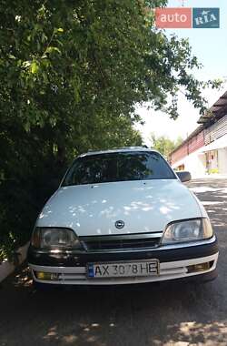 Универсал Opel Omega 1993 в 