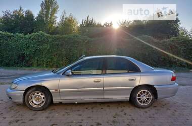 Седан Opel Omega 2000 в Ужгороді