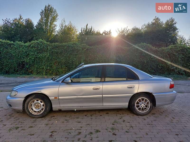 Седан Opel Omega 2000 в 