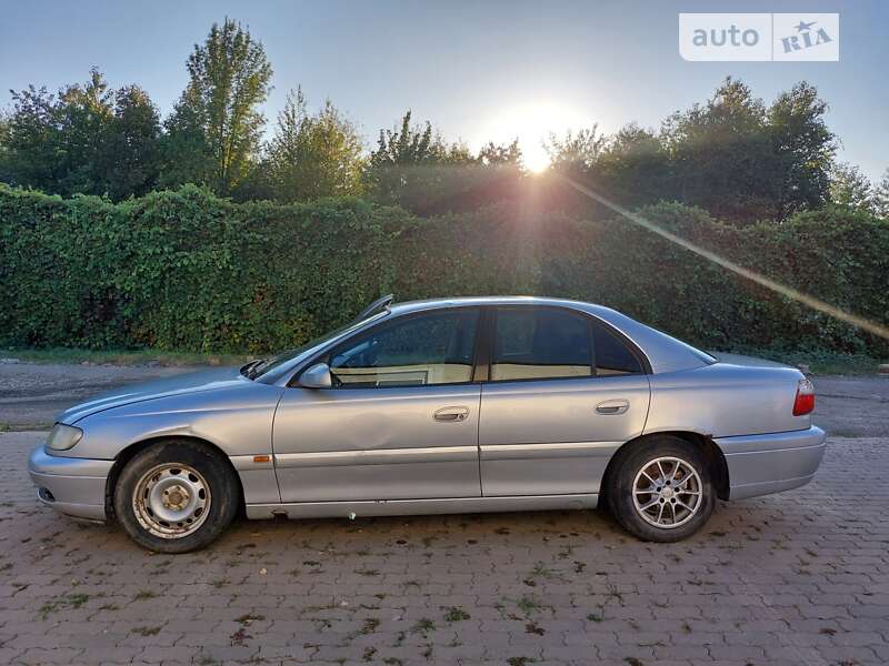 Opel Omega 2000