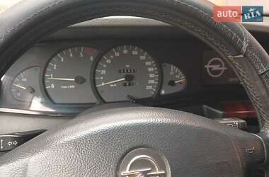 Седан Opel Omega 2002 в 