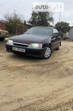 Седан Opel Omega 1993 в Яворове