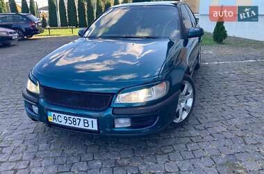 Седан Opel Omega 1996 в Нововолинську