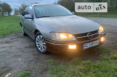 Седан Opel Omega 1995 в Млинове