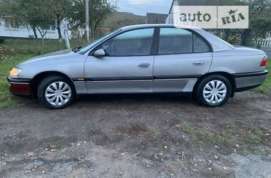 Седан Opel Omega 1995 в Млинове