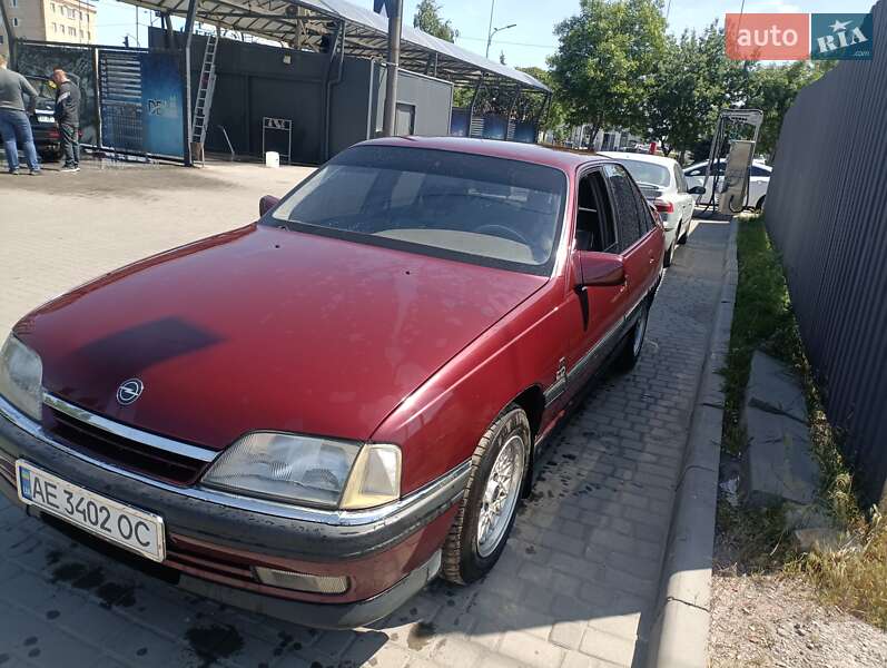 Седан Opel Omega 1991 в Днепре