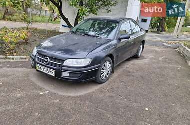 Седан Opel Omega 1995 в Киеве