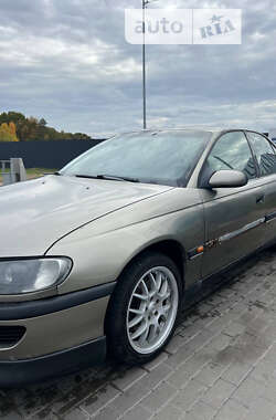 Седан Opel Omega 1997 в Киеве