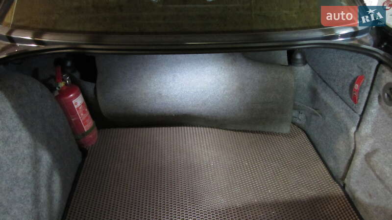 Седан Opel Omega 2002 в Першотравенську