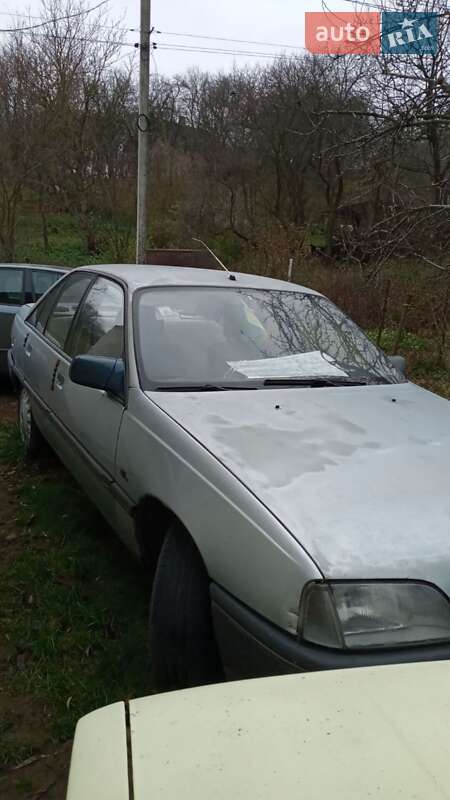 Седан Opel Omega 1989 в Черновцах
