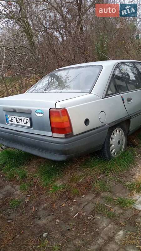Седан Opel Omega 1989 в Черновцах