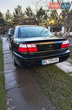 Седан Opel Omega 2000 в Львові