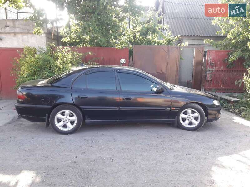 Седан Opel Omega 1998 в Одессе