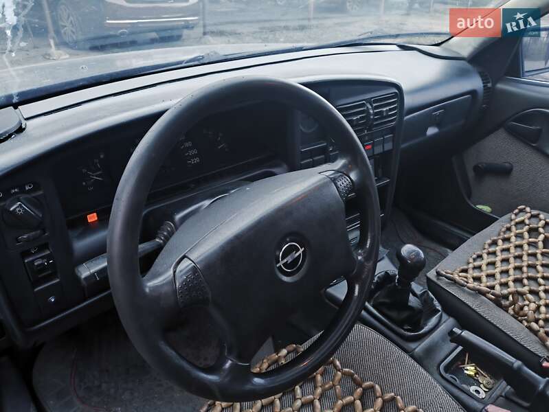 Универсал Opel Omega 1993 в Одессе