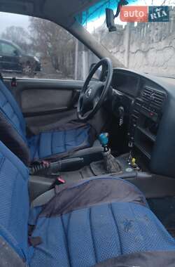 Универсал Opel Omega 1992 в  фото 4 Универсал Opel Omega 1992 в