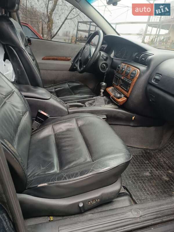 Седан Opel Omega 1997 в Киеве