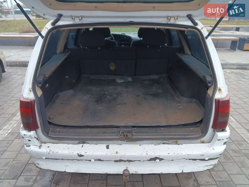 Універсал Opel Omega 1988 в Шрамківці