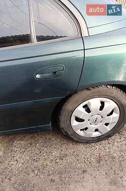 Седан Opel Omega 1995 в 