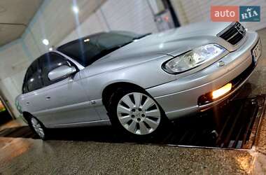 Седан Opel Omega 2002 в Чернівцях